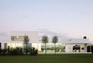 The Contemporary Villa VH by Beel Achtergael Architecten garden view Interior Design Blogs