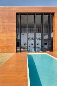 LA Home Wood Exterior and Pool Interior Design Blogs