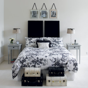 black and white bedroom decor Interior Design Blogs