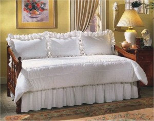 eyelet bed