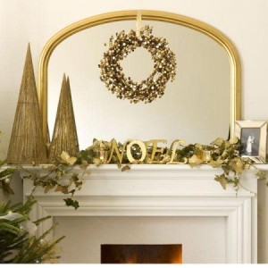 christmas tree golden brown decoration mantel fire place theme idea holiday decor dinner setting living room decoration noel unique color combination stylish elegant Interior Design Blogs