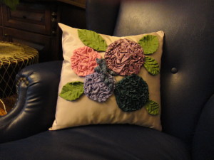 my_handmade_pillow_by_hydrangeas-d39ucds