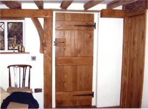 4_plank_ledge_oak_door-1