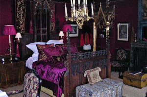 Purple-Gothic-Bedroom