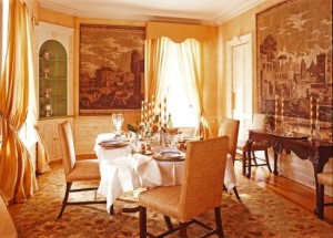 classic-dining-room-interior-decor-550x395