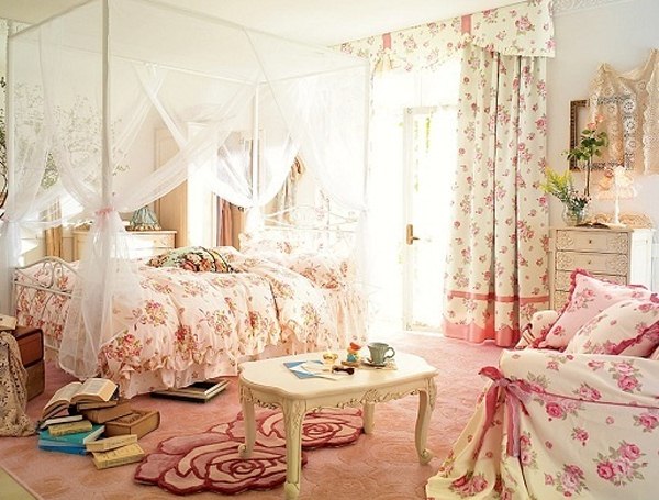 pink-bedroom-ideas-floral-wallpaper