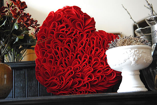 de9fa75cc63dc525_ruffled_felt_heart.preview