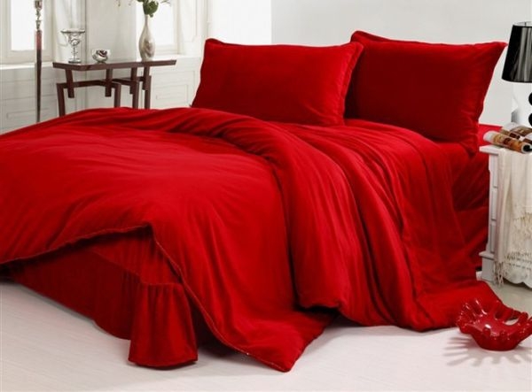 Romantic Valentine39s Day Ideas For Bedding Hometone With Regard To Red Bedroom Set Decorating - zaidahejab.com