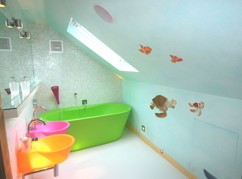 Small-Kids-Bathroom-Design