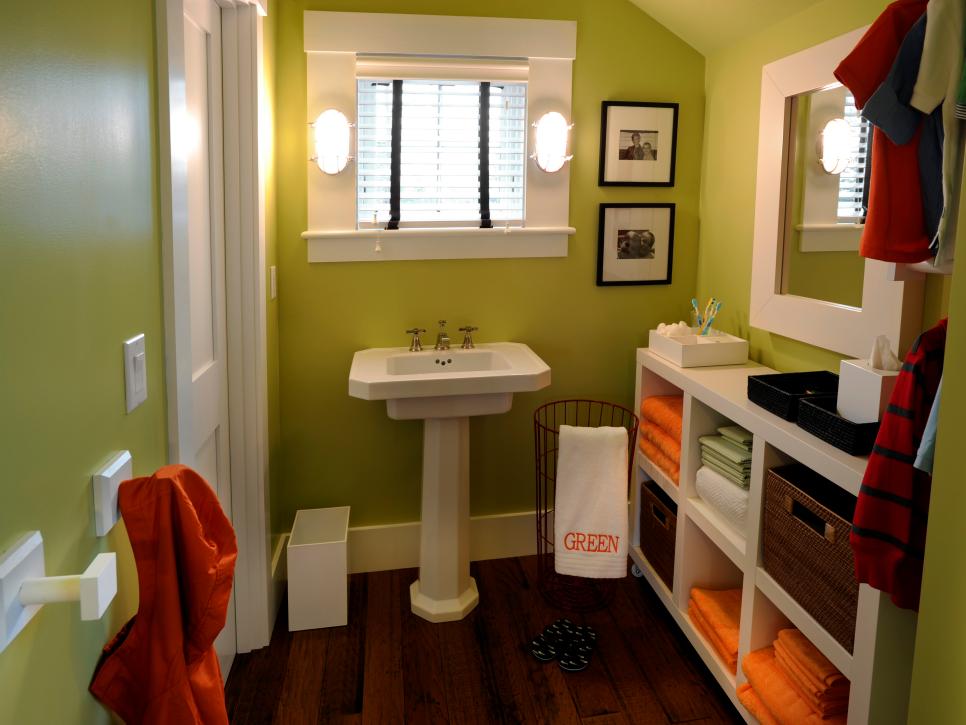 GH2010-162_07-kids-bathroom-sink-6798_s4x3.jpg.rend.hgtvcom.966.725