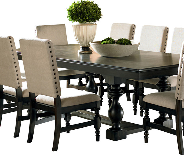 traditional-dining-tables