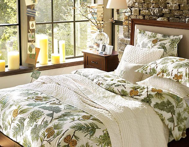 Christmas Bedroom Decoration Ideas 09 Floral Bedding with Candles