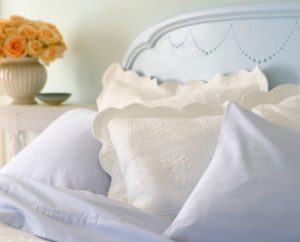 55000a8465093 replace bed pillows de Interior Design Blogs